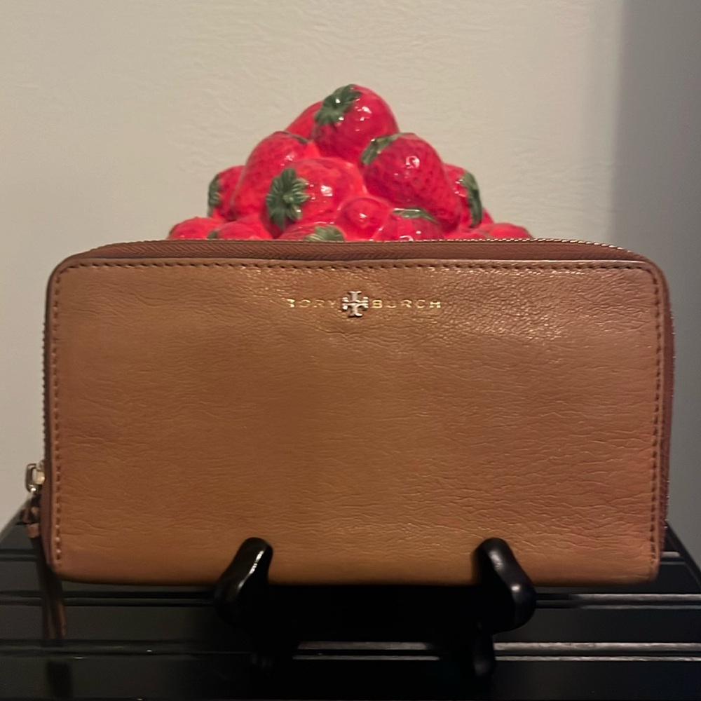 Tory Burch leather wallet